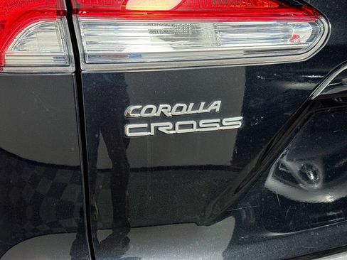 Used 2023 Toyota Corolla Cross LE w/ Moonroof Package AWD/4WD image 16