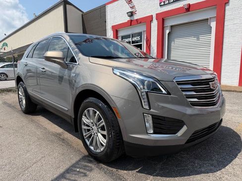 Used 2017 Cadillac XT5 FWD image 3
