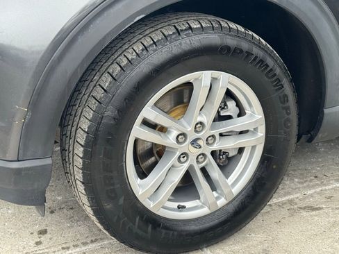 Used 2020 Ford Explorer XLT w/ Equipment Group 202A image 6