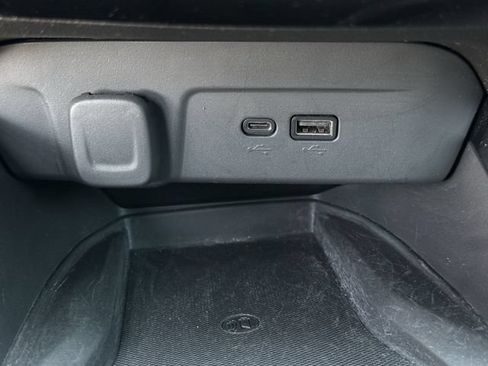 Certified 2024 Chevrolet Trax RS w/ Sunroof Package FWD image 23