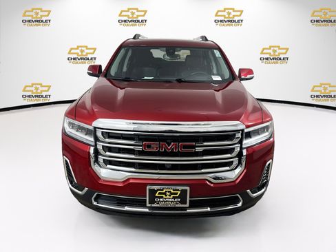 Used 2023 GMC Acadia SLT w/ Technology Package FWD image 2