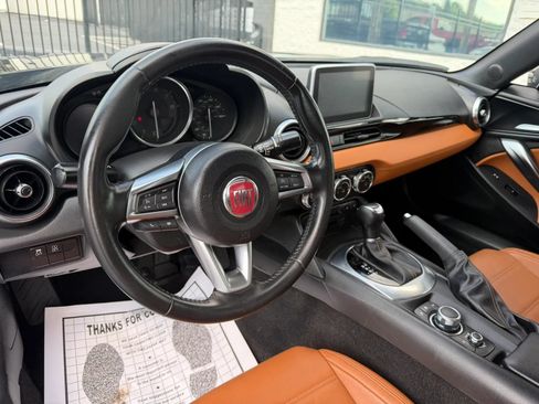 Used 2020 FIAT 124 Spider Lusso RWD image 12