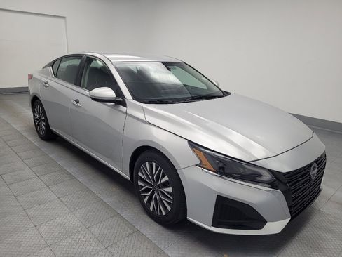 Used 2023 Nissan Altima 2.5 SV image 13