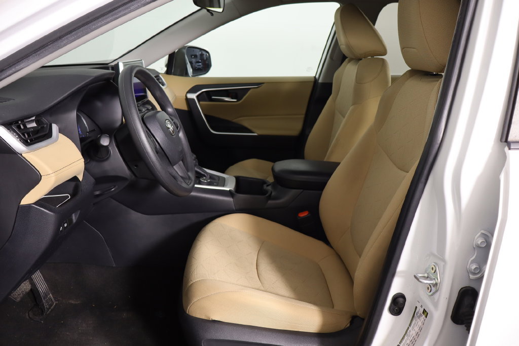 Used 2023 Toyota RAV4 XLE AWD/4WD image 14