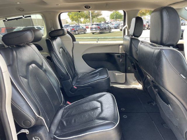 Used 2022 Chrysler Pacifica Limited FWD image 28