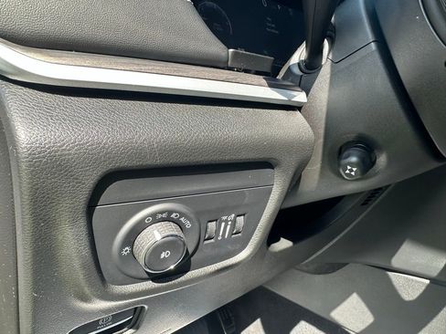Used 2026 Jeep Grand Cherokee Limited AWD/4WD image 17