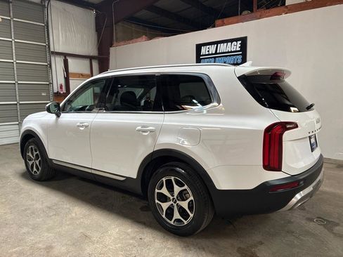Used 2022 Kia Telluride EX FWD image 6