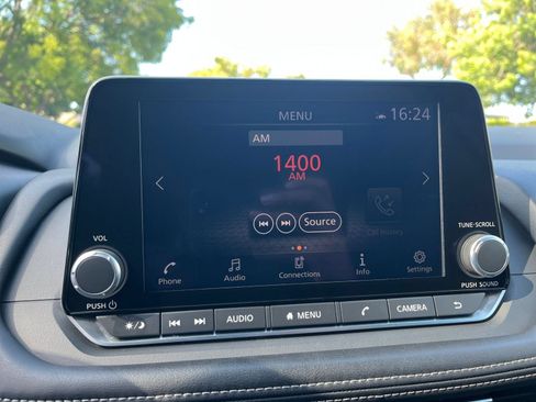 Used 2025 Nissan Rogue SV AWD/4WD image 20