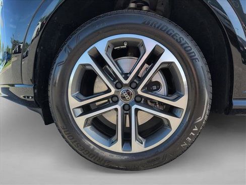 Certified 2025 Audi Q5 Premium w/ Premium Plus AWD/4WD image 23