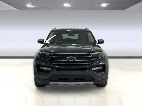 Used 2023 Ford Explorer XLT w/ Equipment Group 202A AWD/4WD image 5