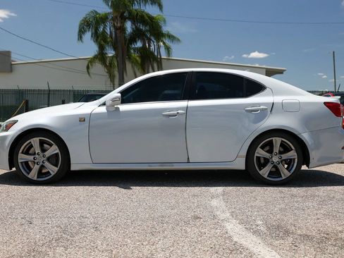 Used 2011 Lexus IS 350 w/ Premium Pkg Value Edition RWD image 3