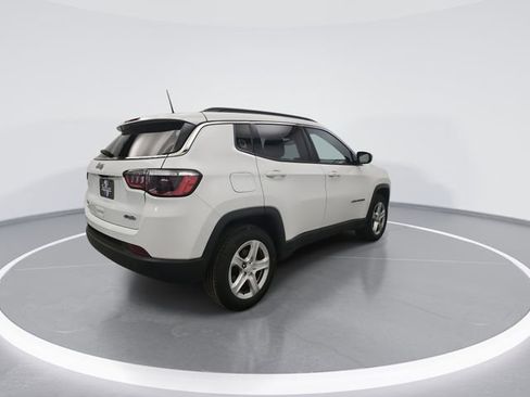 Used 2024 Jeep Compass Latitude image 8