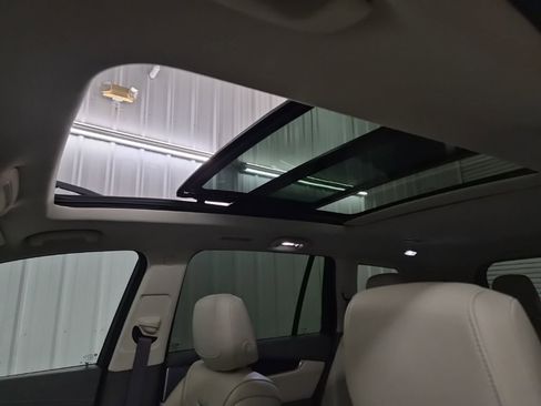 Certified 2025 Cadillac XT6 Premium Luxury image 37