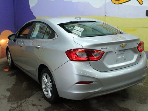 Used 2018 Chevrolet Cruze LT image 6