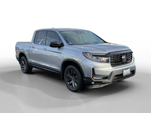 Used 2023 Honda Ridgeline Sport image 7