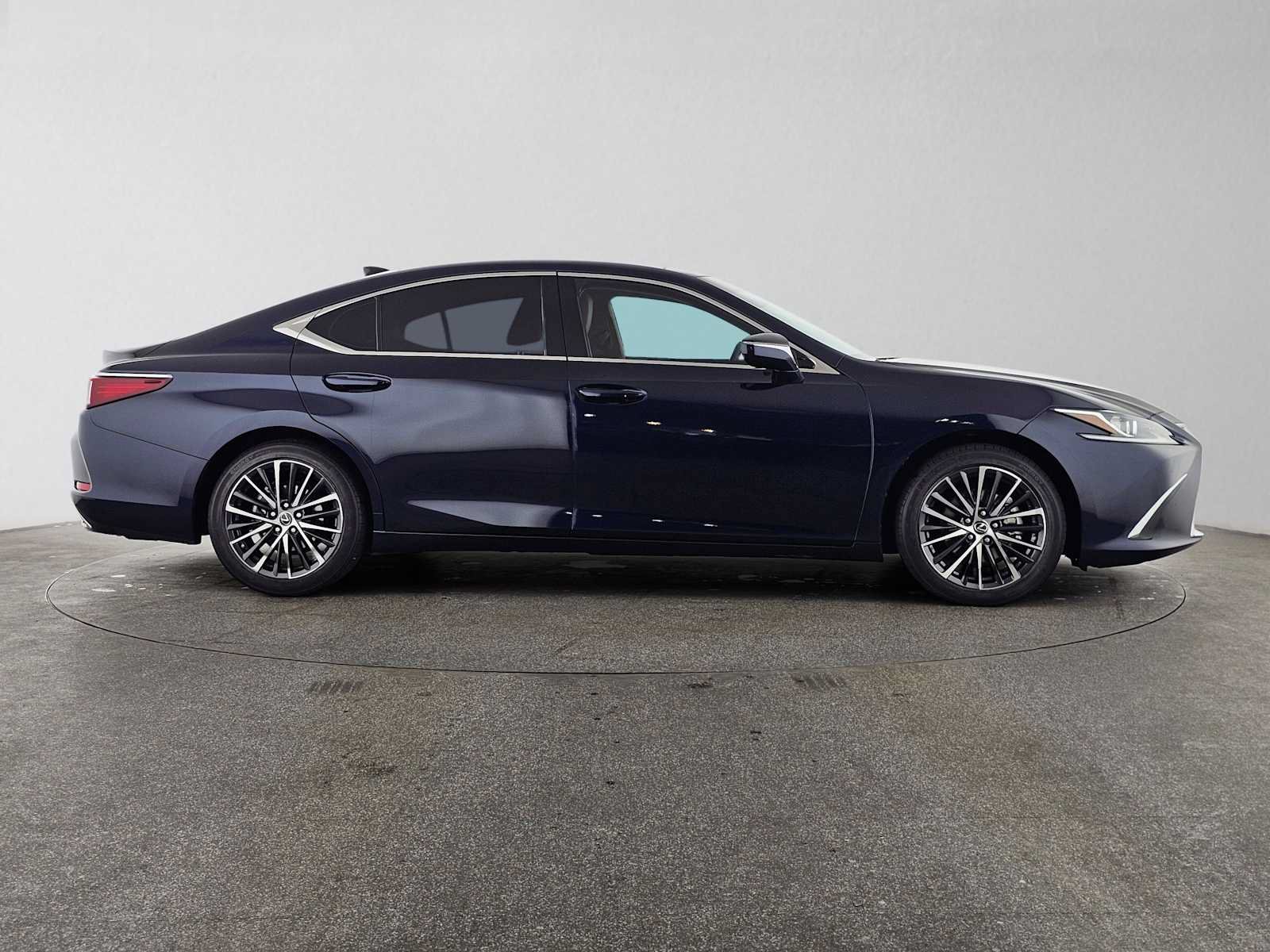 Certified 2024 Lexus ES 350 w/ Premium Package FWD image 2