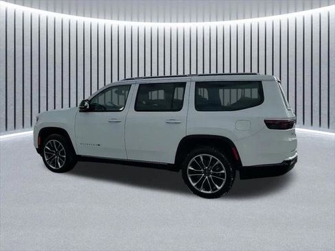 Certified 2024 Jeep Wagoneer Series III w/ Premium Group I AWD/4WD image 14