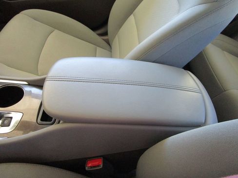 Used 2024 Chevrolet Malibu LT image 30