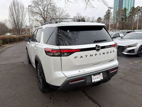 New 2026 Nissan Pathfinder Platinum image 5