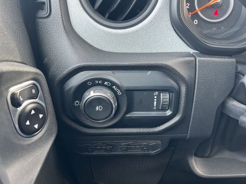 Used 2024 Jeep Wrangler Sport S image 16