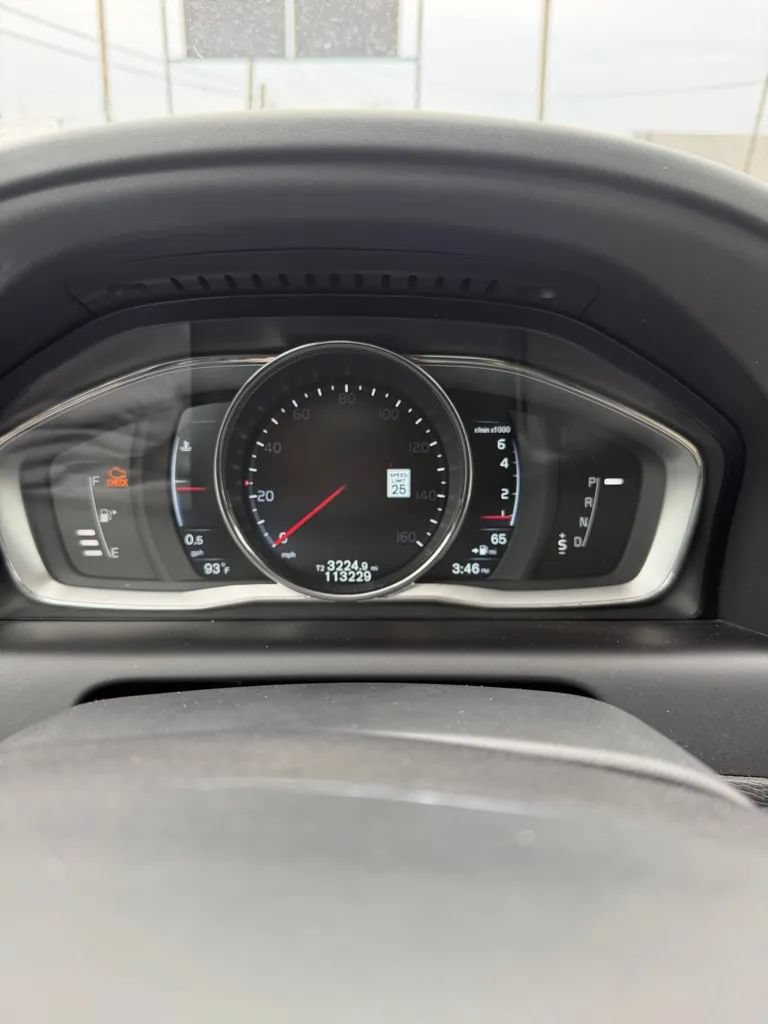 Used 2016 Volvo XC60 T6 Platinum w/ Climate Package AWD/4WD image 11