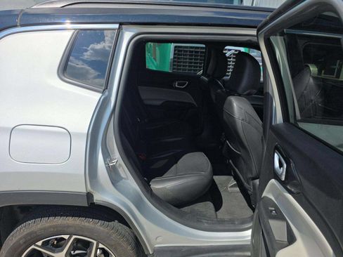 Used 2025 Jeep Compass Limited AWD/4WD image 18