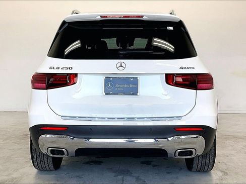 New 2026 Mercedes-Benz GLB 250 4MATIC image 4