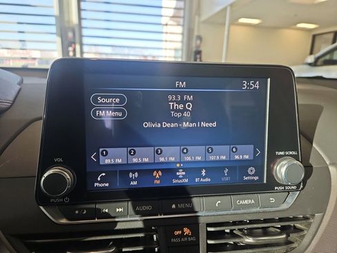 Used 2024 Nissan Altima 2.5 SR image 11