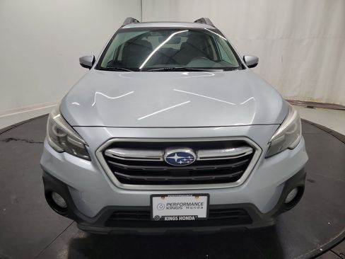 Used 2018 Subaru Outback 2.5i Limited image 2