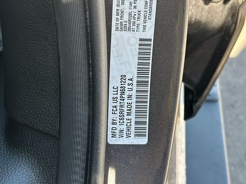 Used 2023 RAM 1500 Laramie AWD/4WD image 34