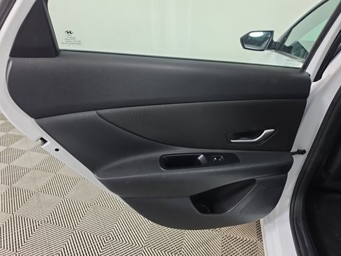 Used 2021 Hyundai Elantra SEL FWD image 36