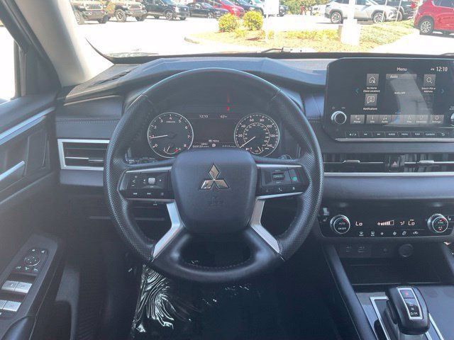 Used 2024 Mitsubishi Outlander SE FWD image 16