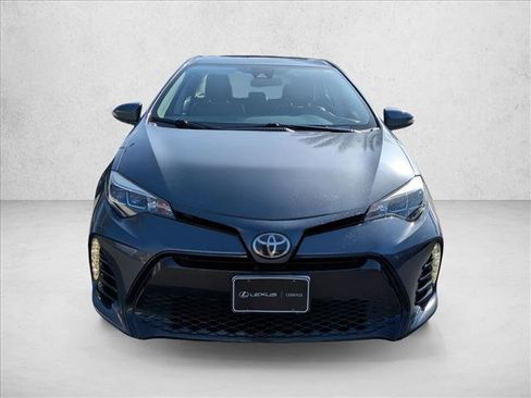 Used 2017 Toyota Corolla SE image 2
