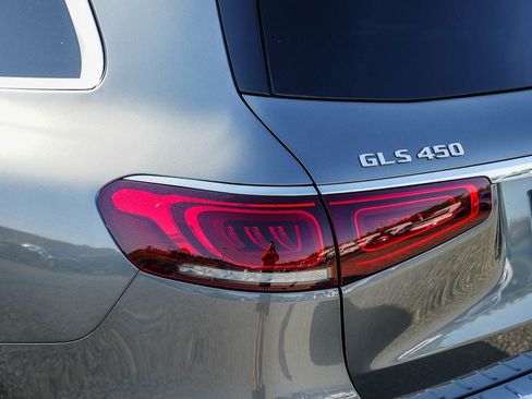 Certified 2020 Mercedes-Benz GLS 450 4MATIC image 11