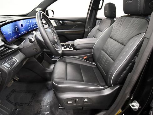 Used 2025 Buick Enclave Avenir w/ Super Cruise Package AWD/4WD image 14