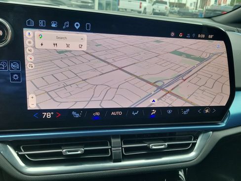 Used 2026 Chevrolet Equinox EV LT FWD image 10