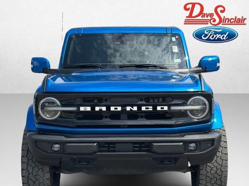 Used 2022 Ford Bronco Outer Banks image 2