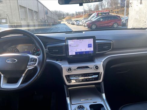 Used 2023 Ford Explorer XLT w/ Equipment Group 202A image 18