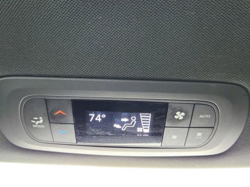 Used 2018 Chrysler Pacifica Touring Plus w/ S Appearance Package FWD image 38