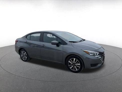 Used 2025 Nissan Versa SV image 2