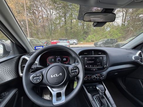 Used 2025 Kia Soul LX w/ LX Technology Package image 33