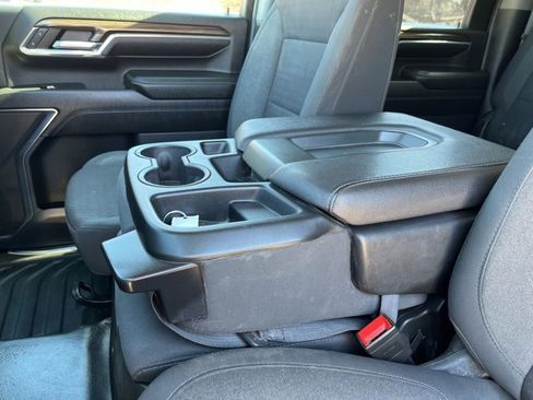 Used 2024 Chevrolet Silverado 2500 LT w/ Convenience Package image 23