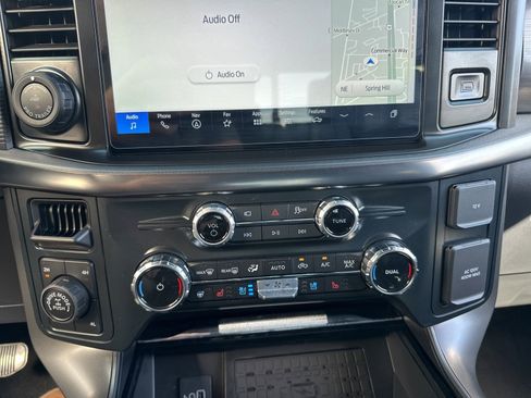 Used 2025 Ford F150 Lariat w/ Equipment Group 502A High image 10