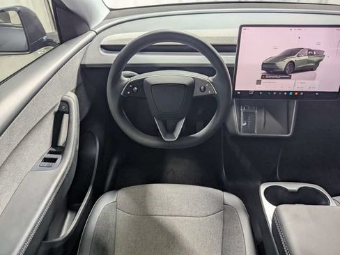 Used 2026 Tesla Model Y 2WD image 7