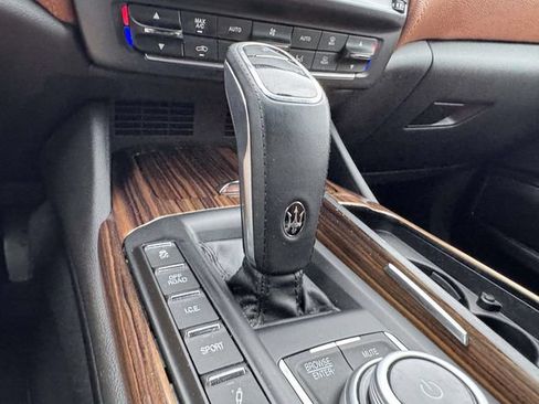 Used 2022 Maserati Levante GT AWD/4WD image 33