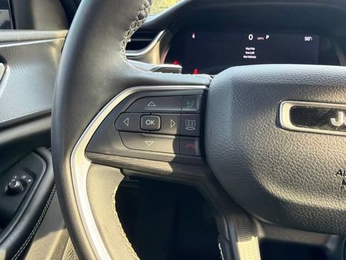 Used 2023 Jeep Grand Cherokee L Laredo RWD image 29