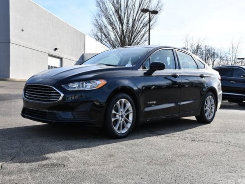 Used 2019 Ford Fusion SE image 3