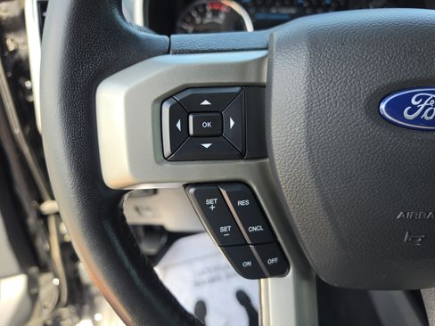 Used 2022 Ford F250 Lariat w/ Black Appearance Package AWD/4WD image 36