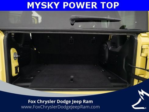 Used 2023 Jeep Wrangler Unlimited Sahara w/ Cold Weather Group image 10