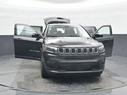 Used 2025 Jeep Compass Sport w/ Mopar Graphics Package AWD/4WD image 47